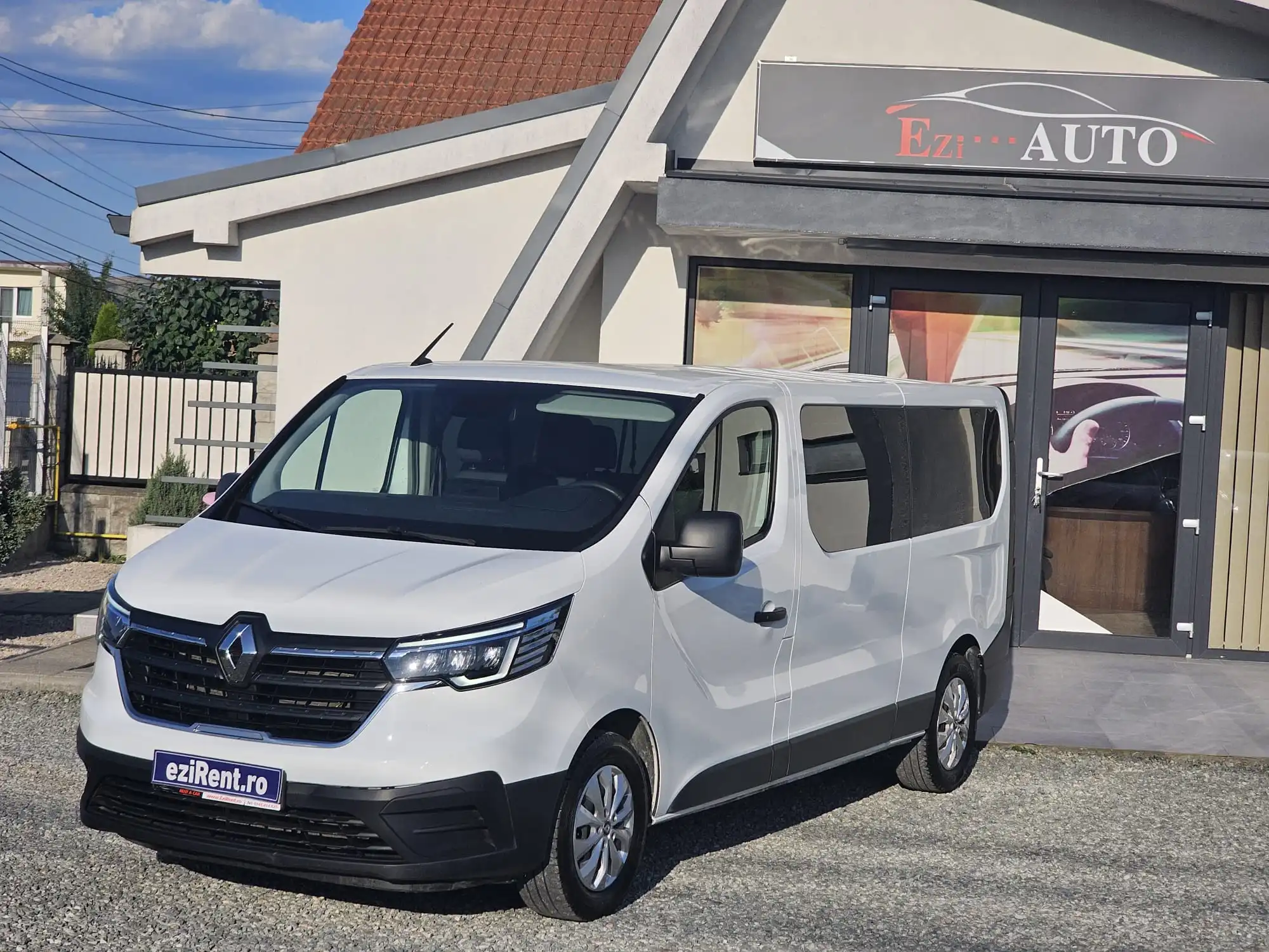 renault traffic front